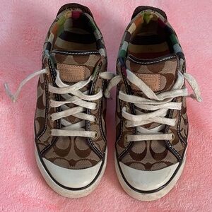 Coach Brown Sneakers
Traditional Brown with C logo on Canvas
Very Cute!
Size 6